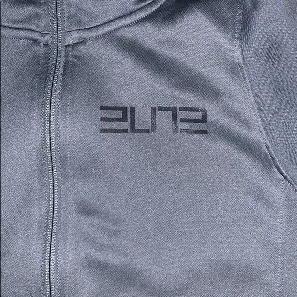 Nike hoodie/jacket - Picture 2 of 3